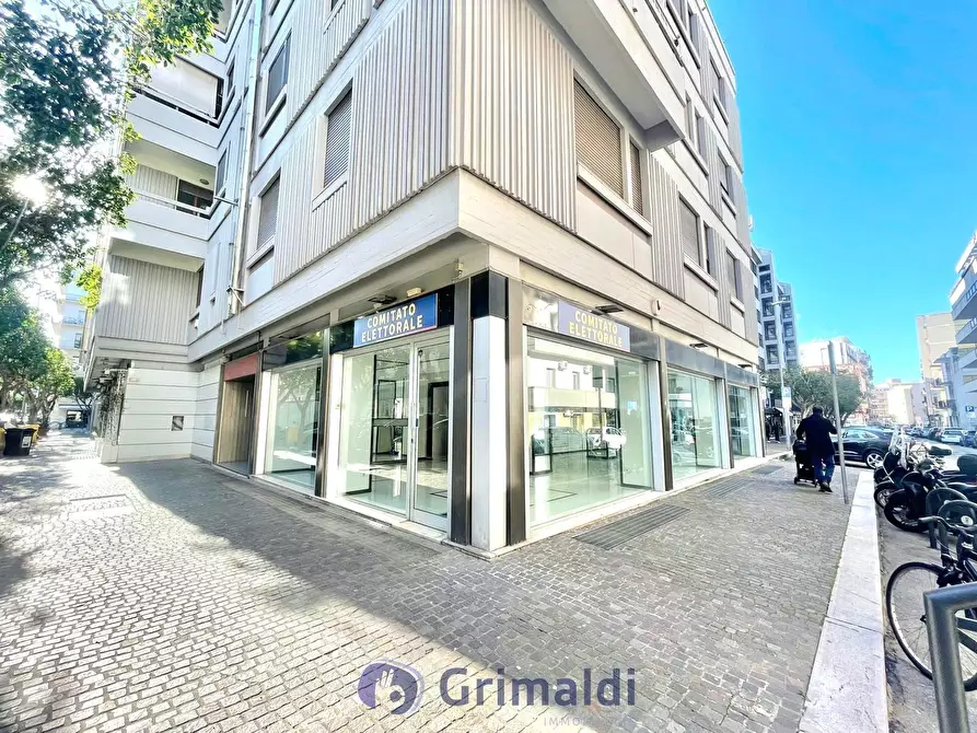 Immagine 4 di Locale commerciale in affitto  in Via M. Renato Imbriani 57 a Lecce