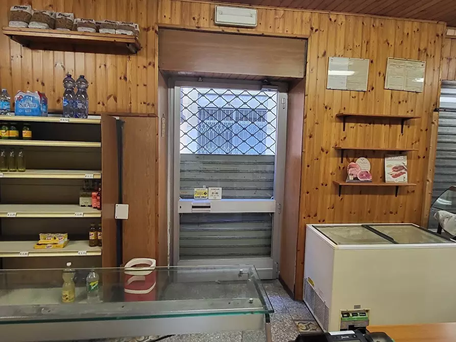 Immagine 10 di Attività artigianale in vendita  in Via Emanuele Foa a Vercelli