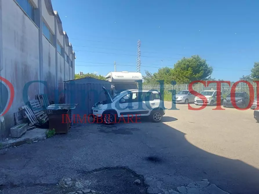 Immagine 4 di Attività artigianale in vendita  in Via Enrico Fermi 32 a Brindisi