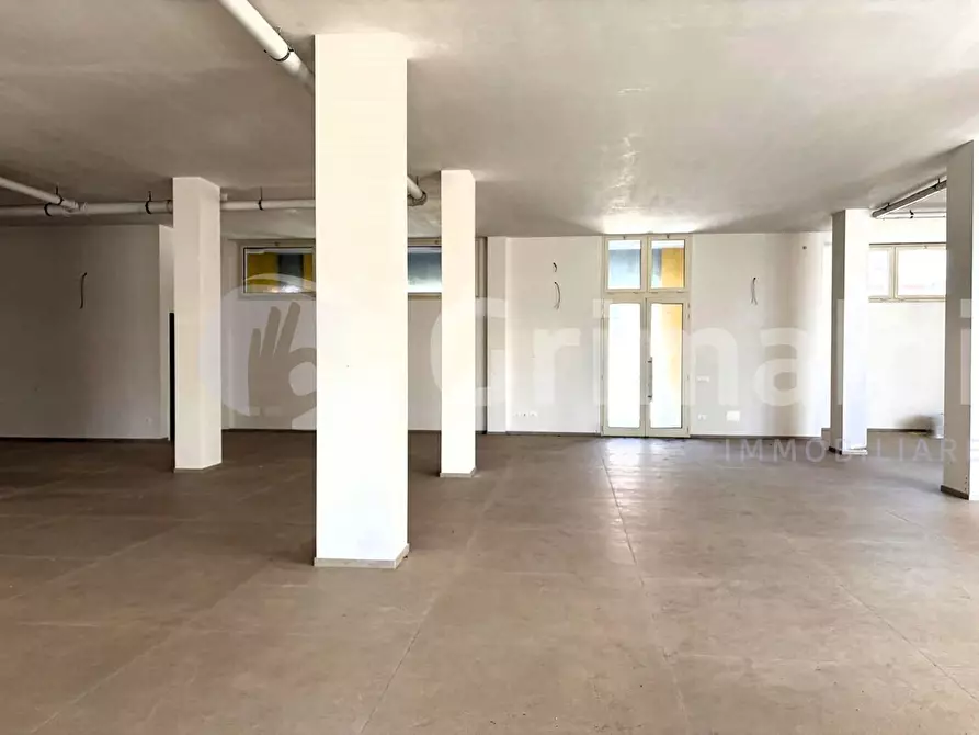 Immagine 10 di Showroom in vendita  in via lepanto a Gallipoli