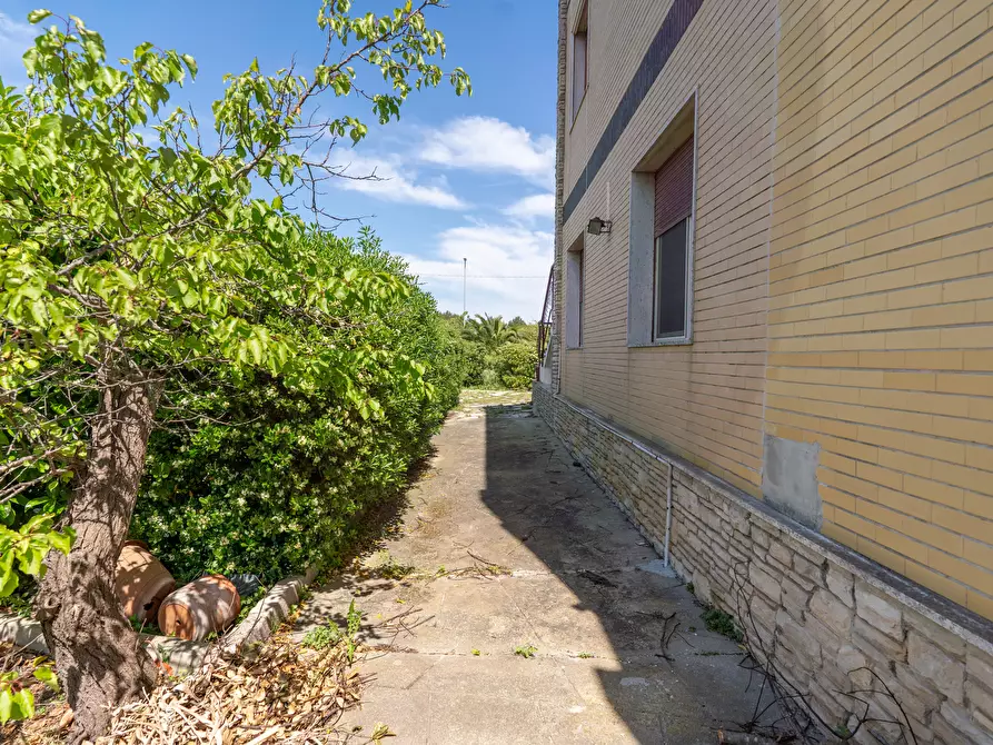 Immagine 7 di Villa in vendita  in Via Camaiore 2 a Lecce