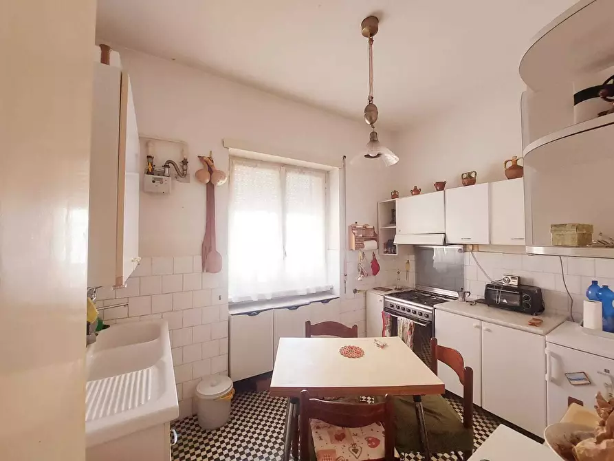 Immagine 8 di Trilocale in vendita  in VIA PAOLA FALCONIERI a Roma