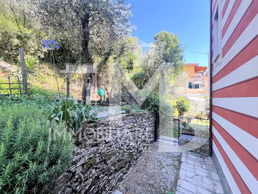 Immagine 30 di Pentalocale in vendita  in Via Privata Gilberto Govi 6 a Recco