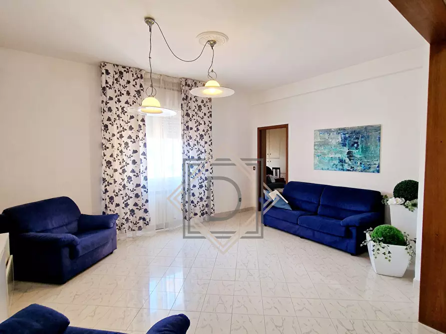 Immagine 10 di Quadrilocale in vendita  a Sarzana