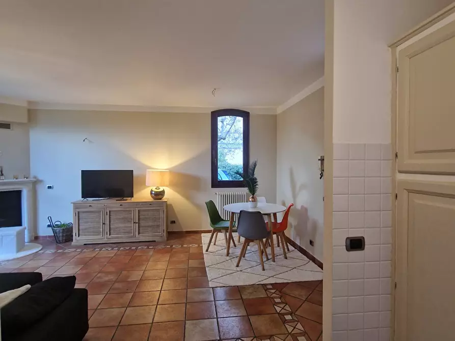 Immagine 13 di Trilocale in affitto  in SS432 75 a Ameglia