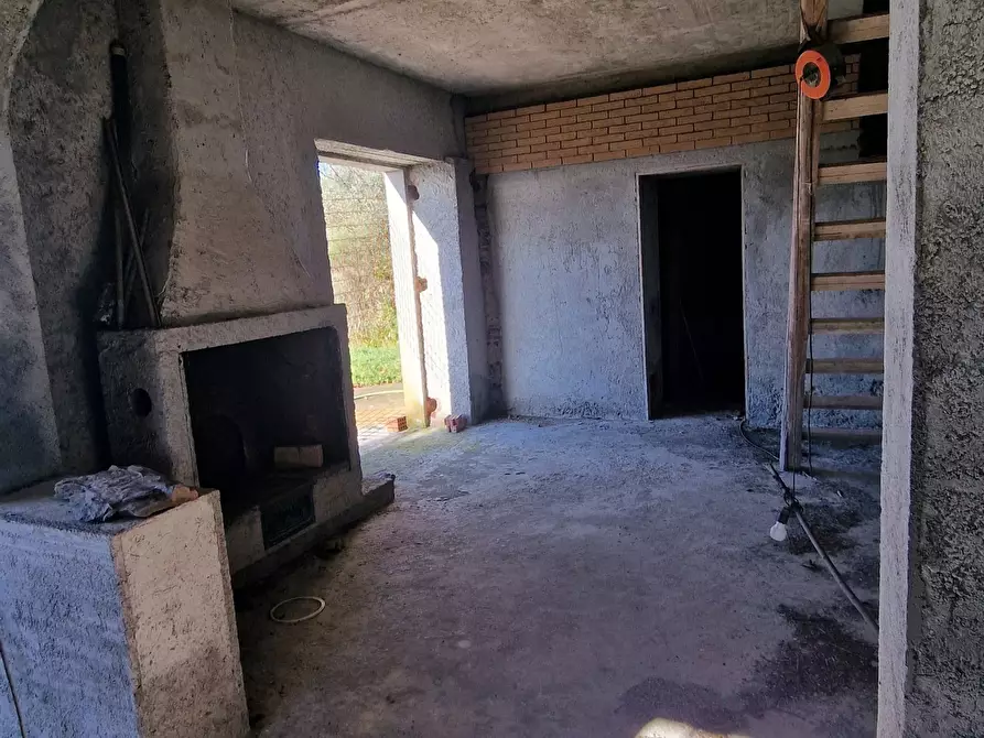 Immagine 31 di Rustico / casale in vendita  a Sarzana