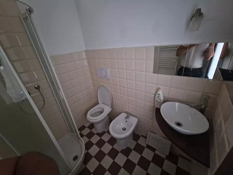 Immagine 28 di Quadrilocale in affitto  a Sarzana