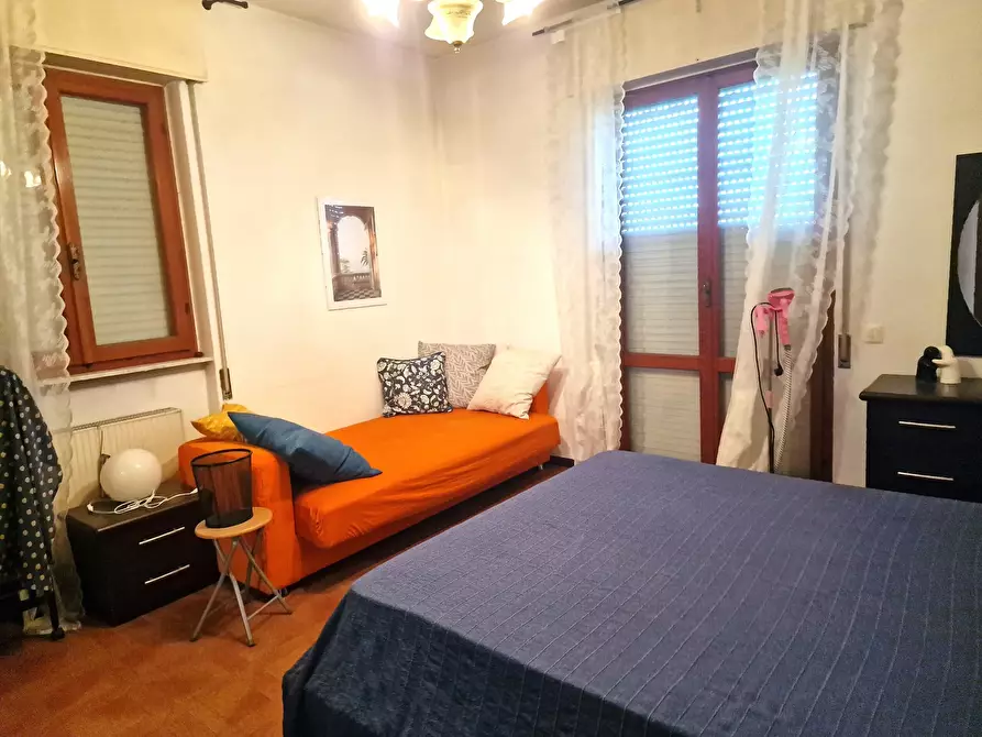 Immagine 8 di Trilocale in affitto  a Ortonovo