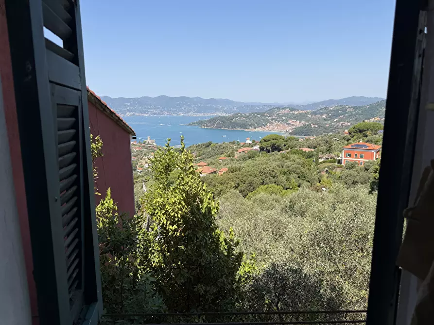 Immagine 15 di Trilocale in vendita  a Lerici