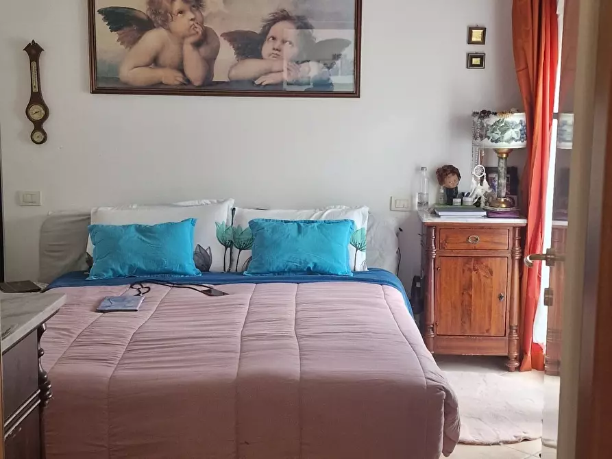 Immagine 15 di Bilocale in vendita  a La Spezia