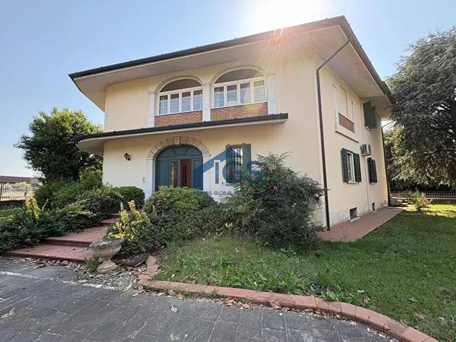 Immagine 2 di Villa in vendita  in Via Santa Giulia 3 a Travagliato