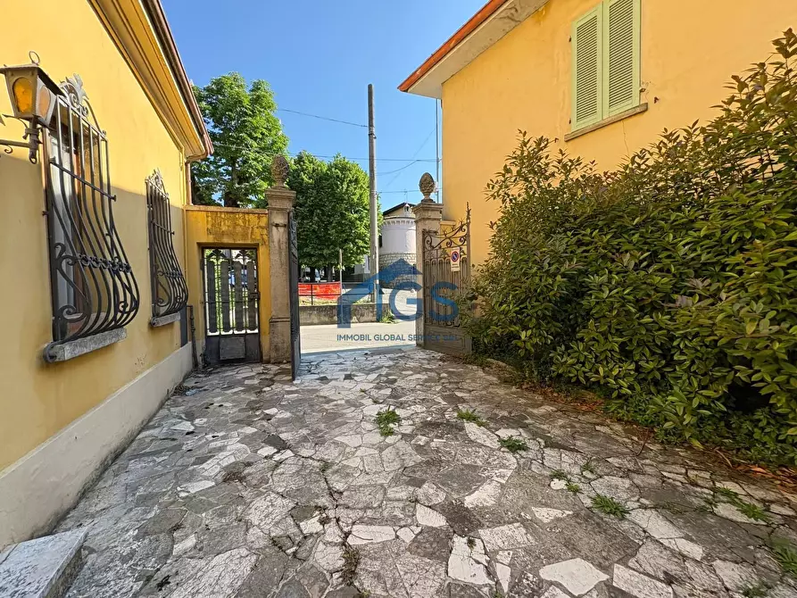 Immagine 4 di Villa in vendita  in Via Minzoni Don 5 a Rovato