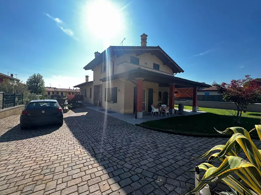 Immagine 7 di Villa in vendita  in Via Crocefisso 60G a Erbusco