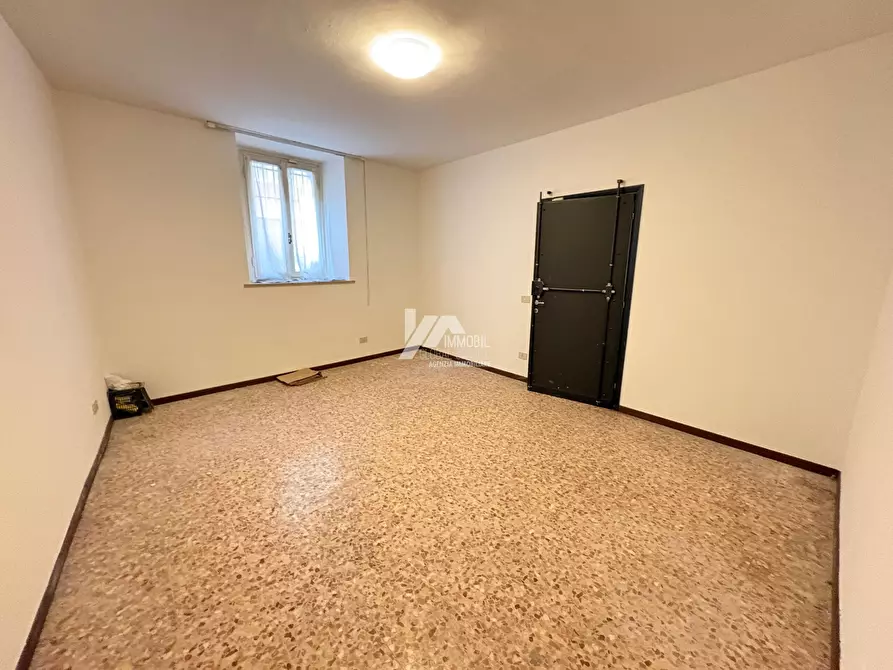 Immagine 3 di Bilocale in vendita  in Contrada delle Bassiche 17 a Brescia