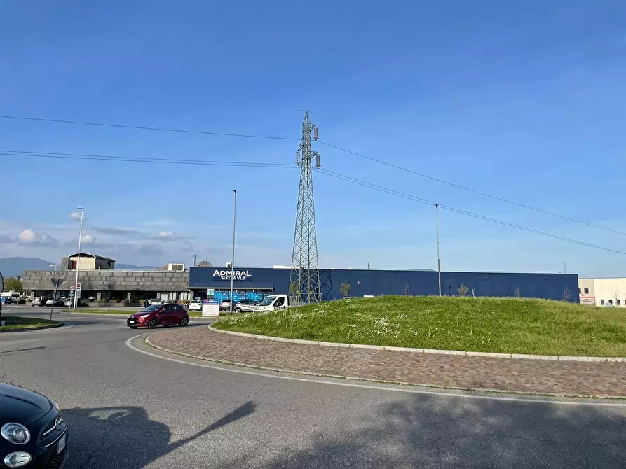 Immagine 7 di Locale commerciale in affitto  in Via Don Bergomi 64 a Brescia