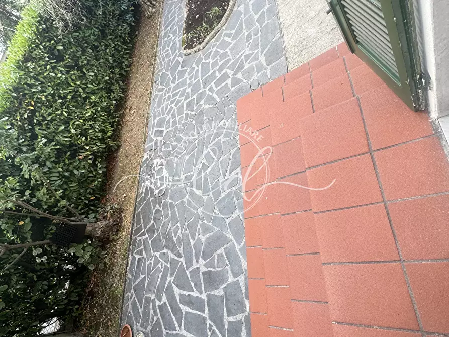 Immagine 66 di Porzione di casa in vendita  a Carrara