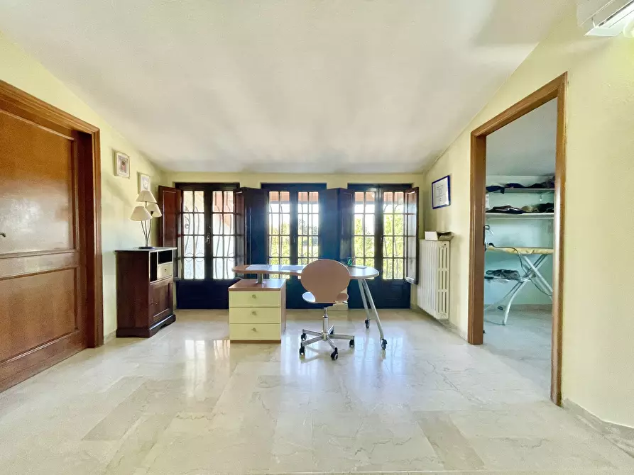 Immagine 51 di Villa in vendita  a Pietrasanta