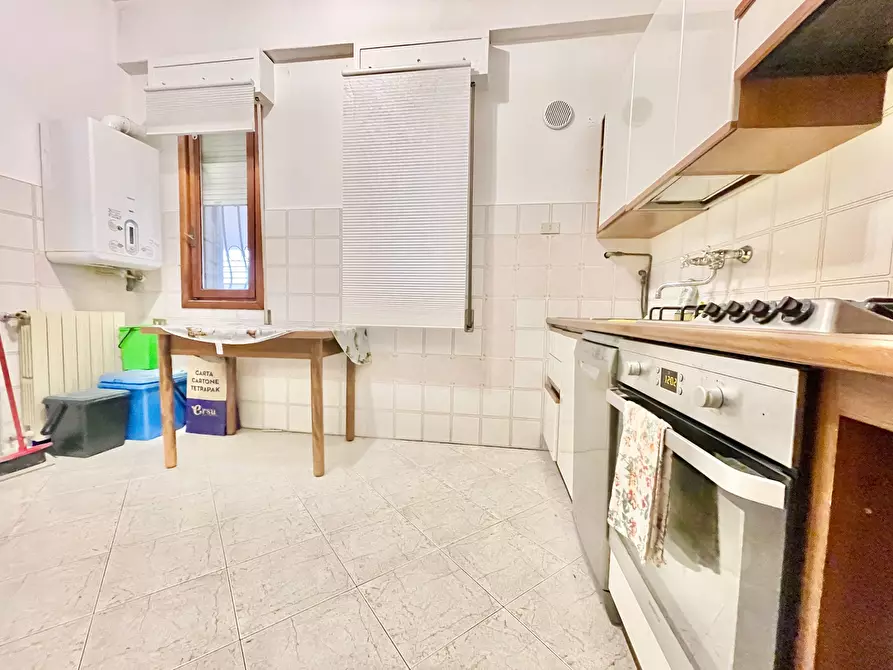 Immagine 10 di Quadrilocale in affitto  a Seravezza