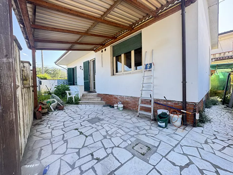 Immagine 21 di Casa indipendente in vendita  a Seravezza