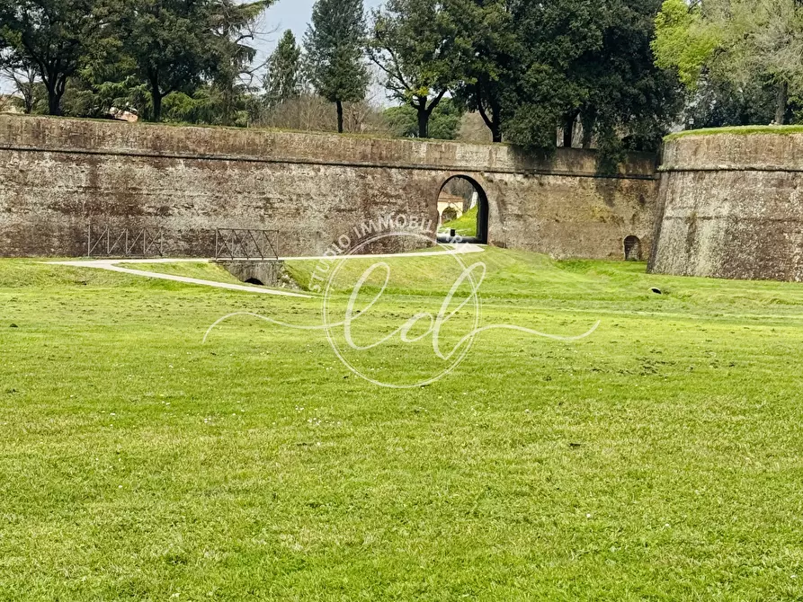 Immagine 6 di Pentalocale in vendita  a Lucca