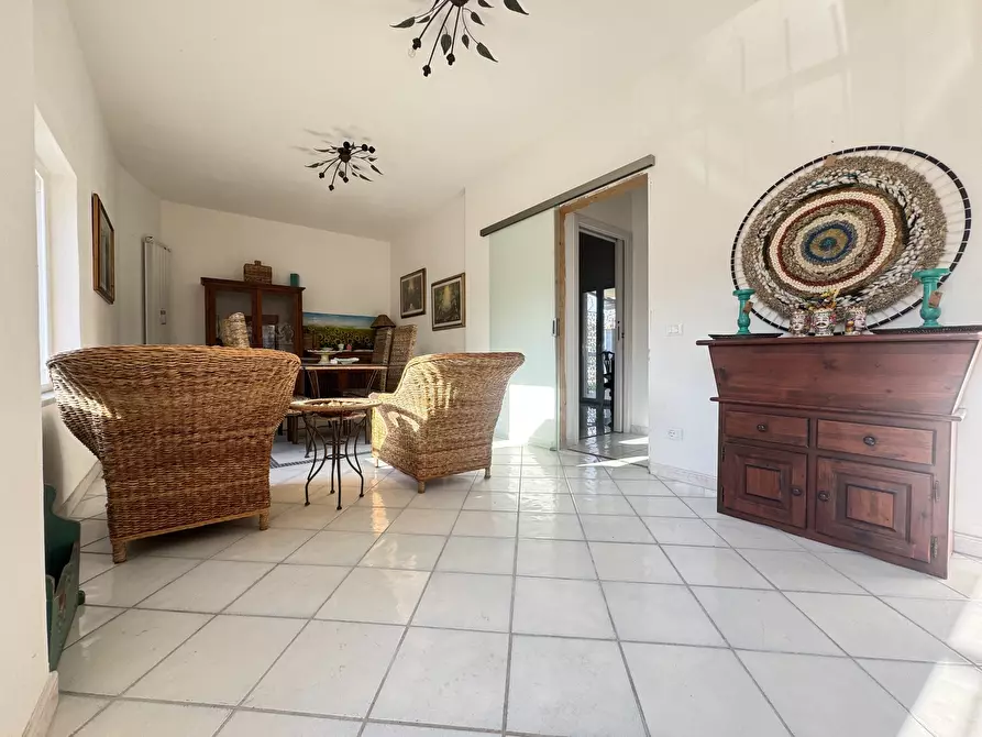 Immagine 3 di Villa in vendita  a Massa