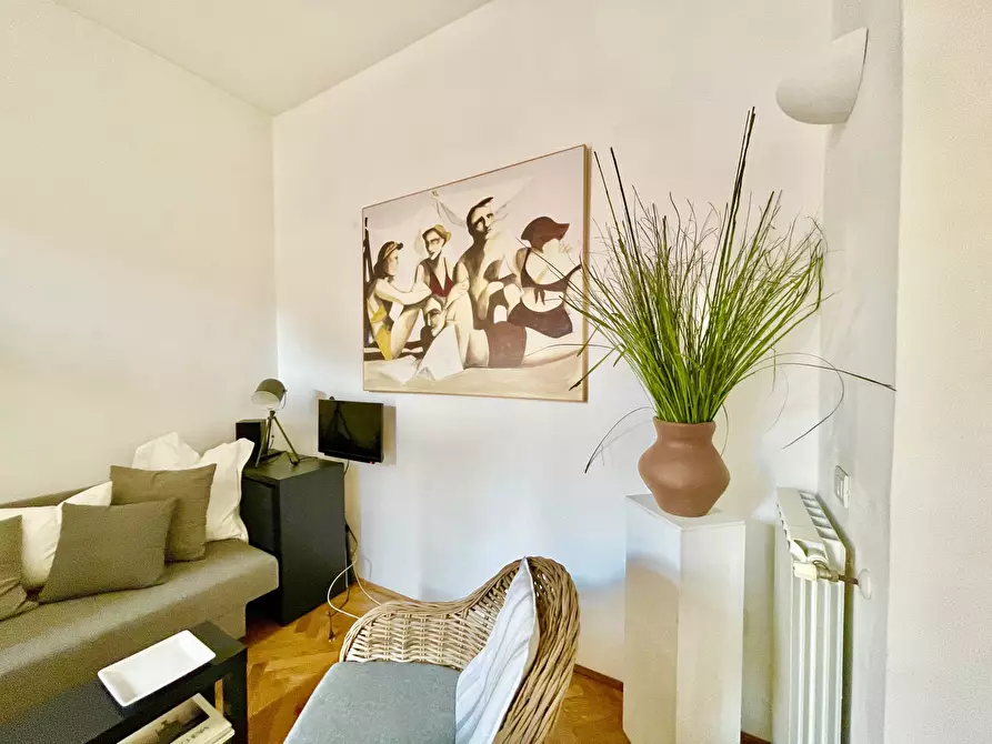 Immagine 14 di Trilocale in affitto  a Pietrasanta