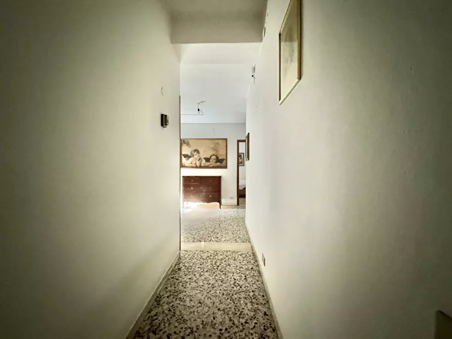 Immagine 19 di Porzione di casa in vendita  a Massa