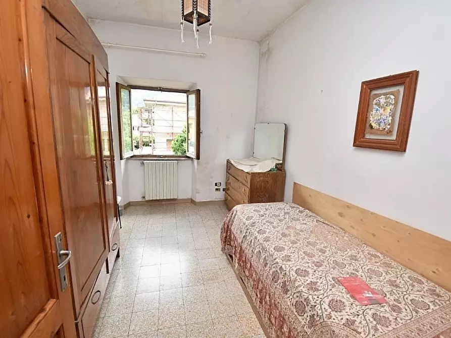 Immagine 31 di Porzione di casa in vendita  a Seravezza