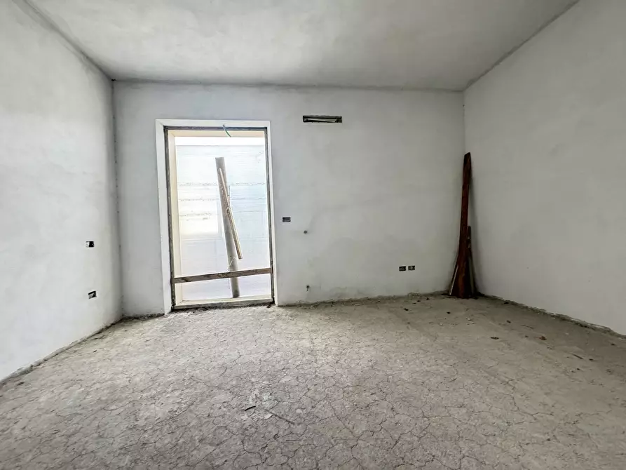 Immagine 40 di Porzione di casa in vendita  a Seravezza