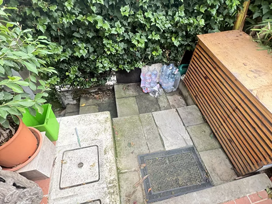 Immagine 50 di Porzione di casa in vendita  a Pietrasanta