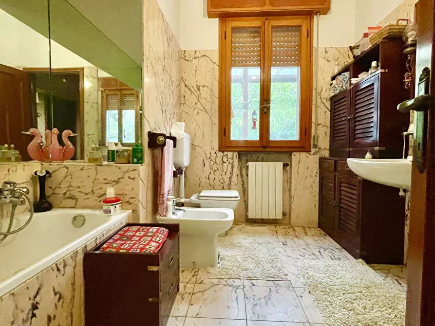 Immagine 59 di Casa indipendente in vendita  a Seravezza