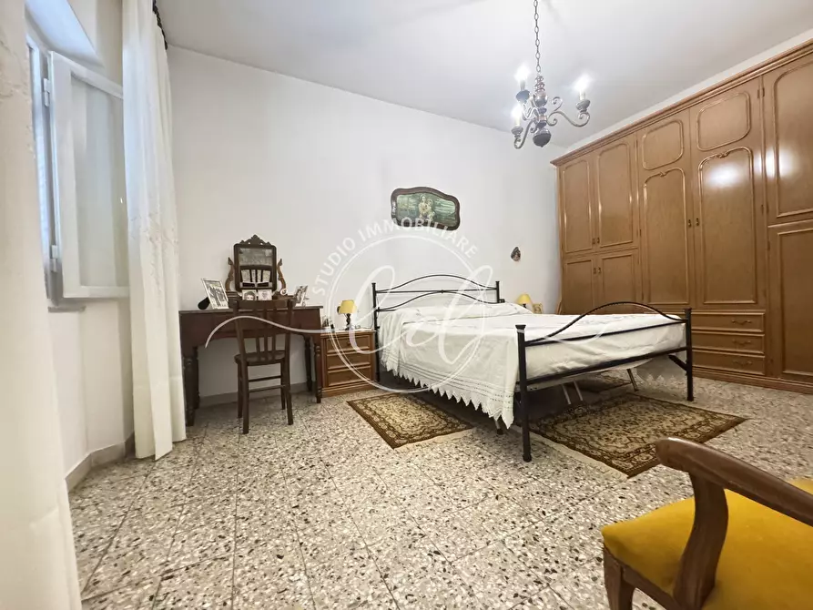 Immagine 41 di Porzione di casa in vendita  a Pietrasanta