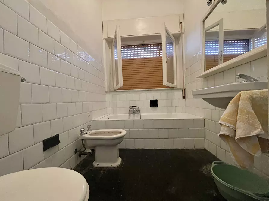 Immagine 18 di Quadrilocale in vendita  a Pietrasanta