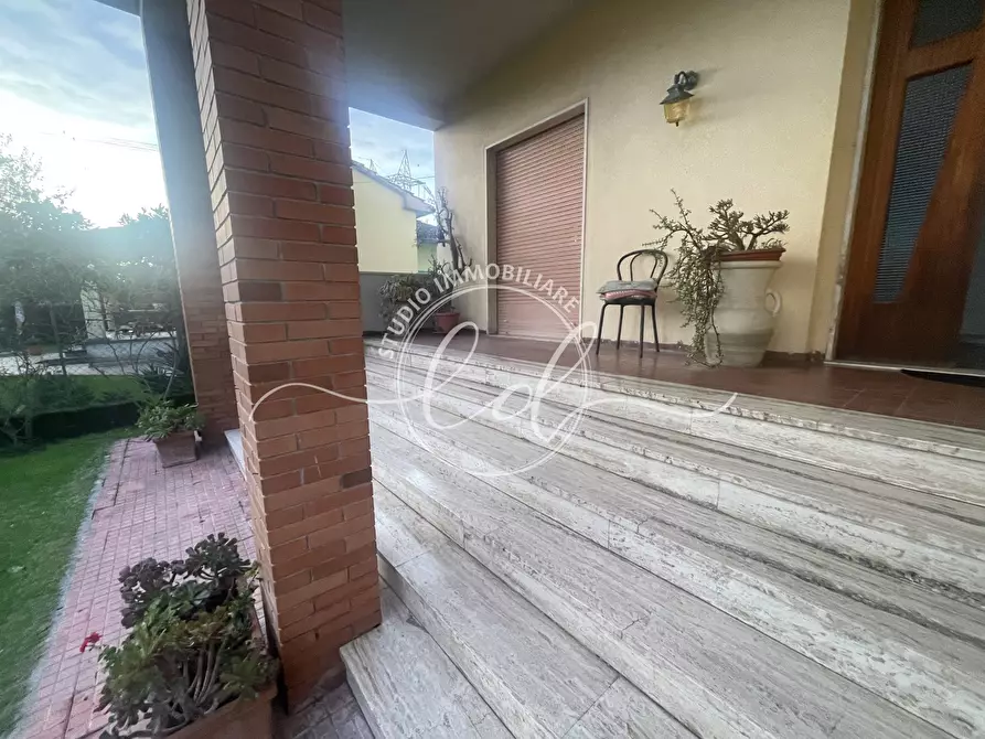 Immagine 17 di Casa indipendente in vendita  a Pietrasanta