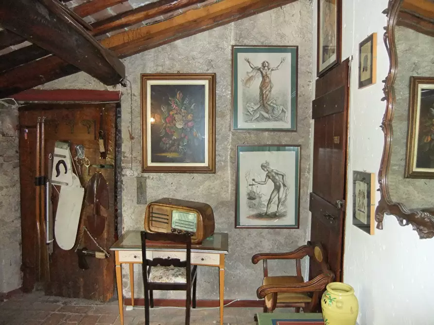 Immagine 14 di Porzione di casa in vendita  a Pietrasanta