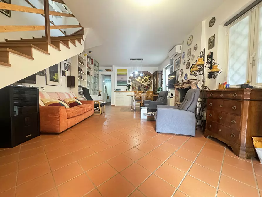 Immagine 47 di Porzione di casa in vendita  a Pietrasanta