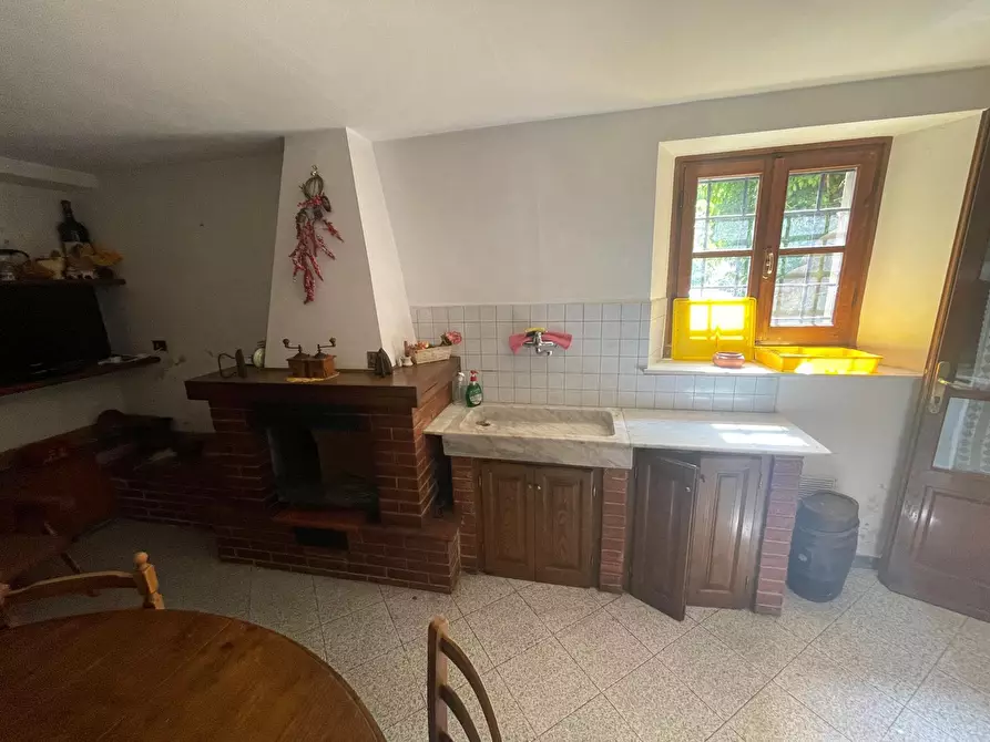 Immagine 19 di Porzione di casa in vendita  a Pietrasanta