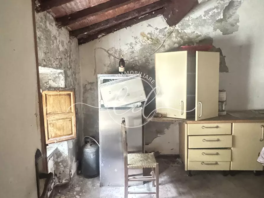 Immagine 51 di Porzione di casa in vendita  a Stazzema