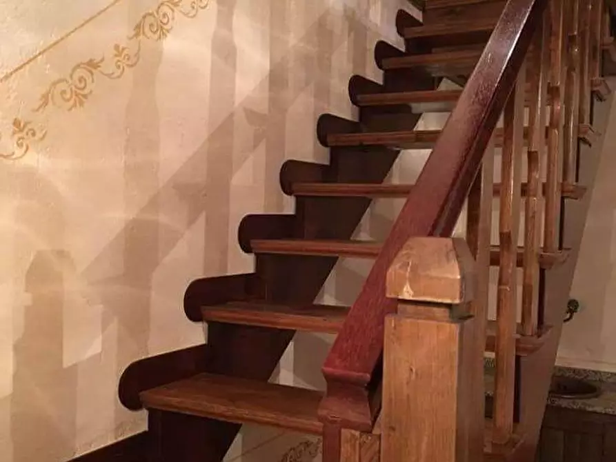 Immagine 8 di Porzione di casa in vendita  a Seravezza