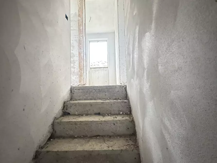 Immagine 31 di Porzione di casa in vendita  a Camaiore