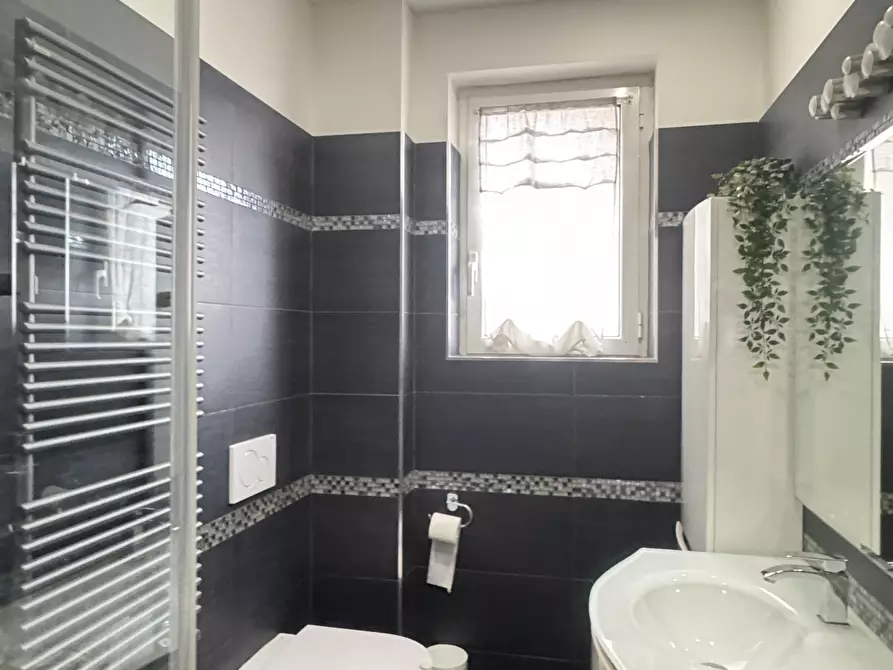 Immagine 50 di Quadrilocale in affitto  a Camaiore