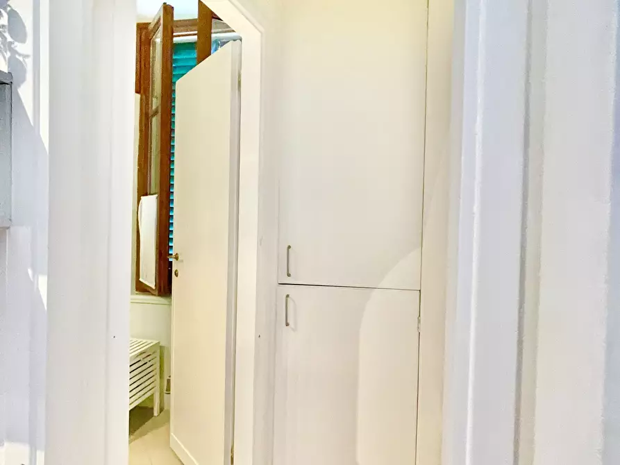 Immagine 31 di Trilocale in affitto  a Pietrasanta