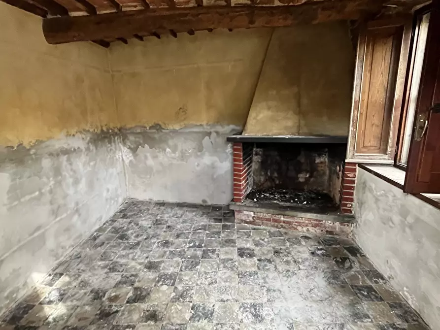 Immagine 15 di Rustico / casale in vendita  a Camaiore