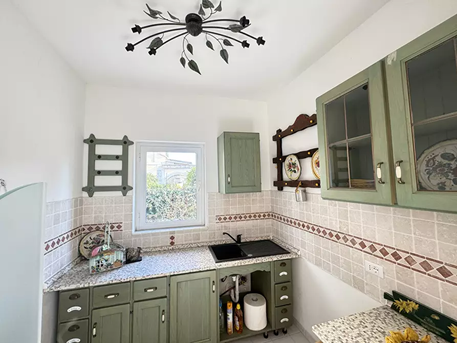 Immagine 12 di Villa in vendita  a Massa