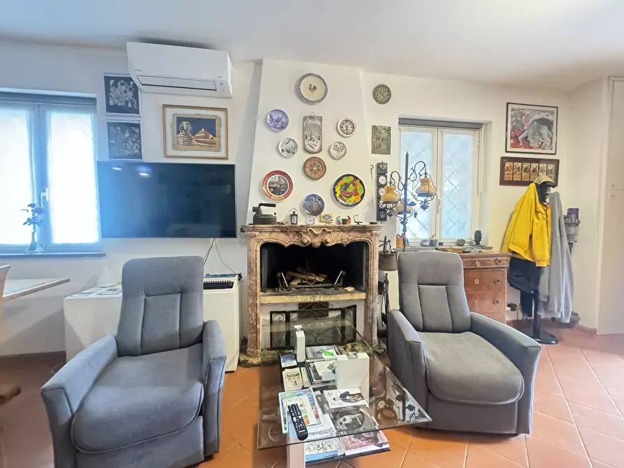 Immagine 19 di Porzione di casa in vendita  a Pietrasanta