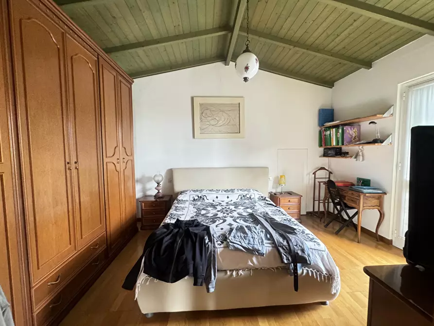 Immagine 40 di Porzione di casa in vendita  a Pietrasanta