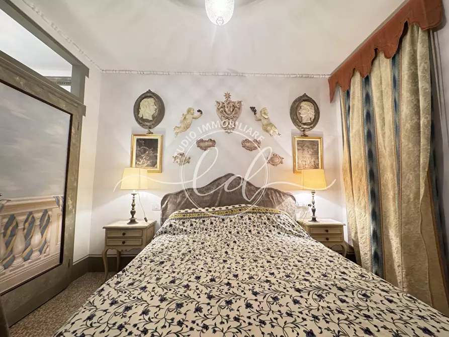 Immagine 32 di Trilocale in affitto  a Pietrasanta