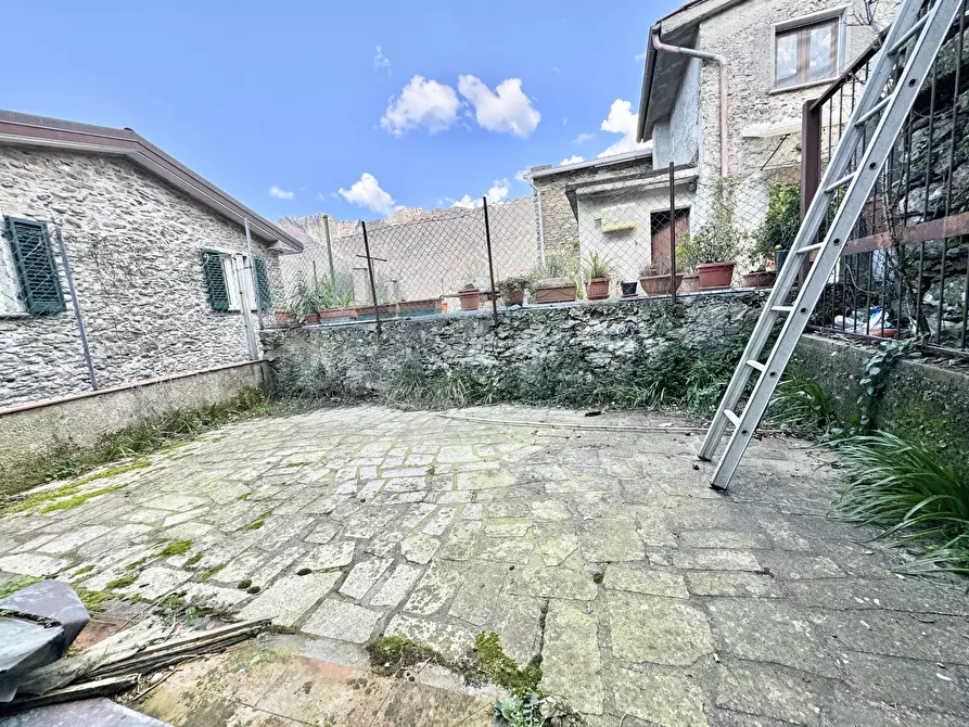 Immagine 22 di Terratetto in vendita  a Seravezza