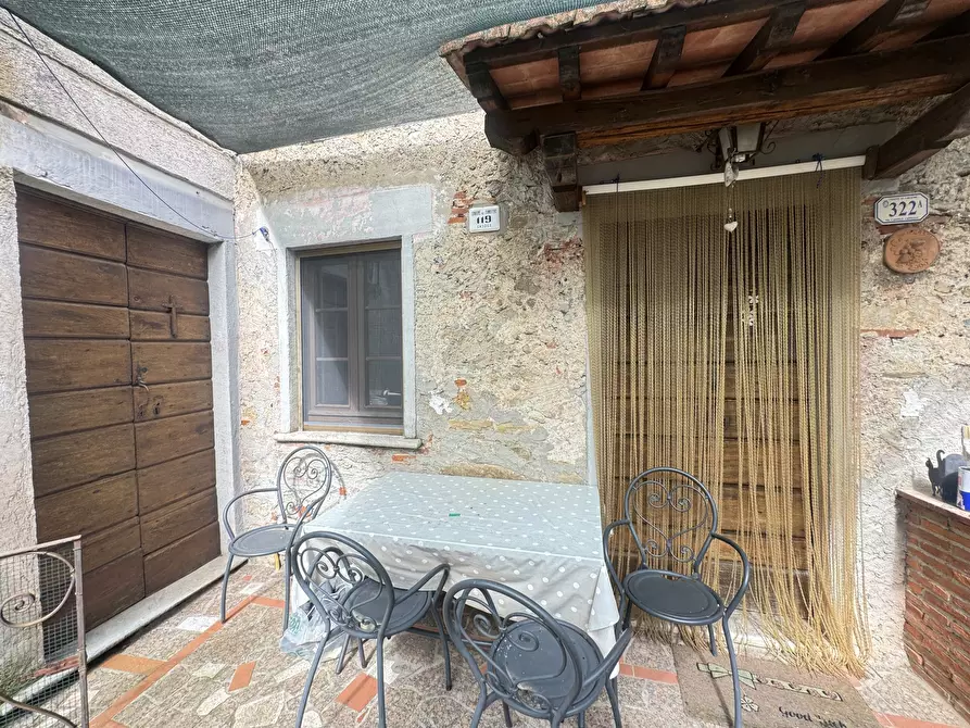 Immagine 36 di Terratetto in vendita  a Camaiore