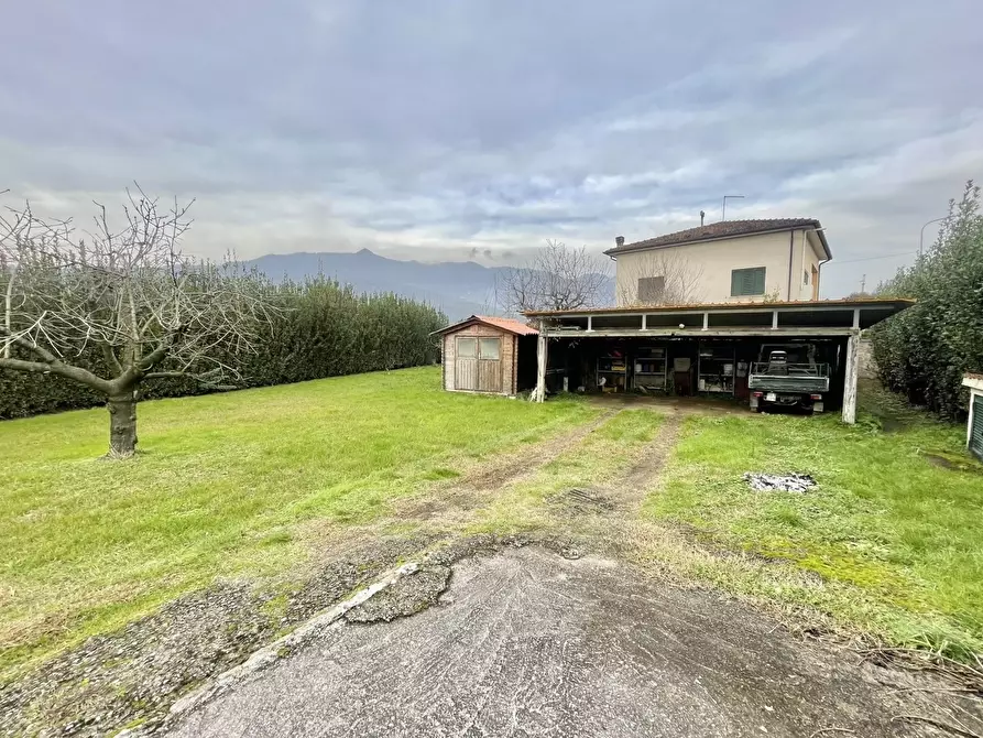 Immagine 14 di Quadrilocale in vendita  a Pietrasanta